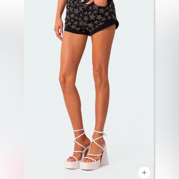 NWT, Edikted, Women’s, Shooting Star Low Rise Denim Shorts - Picture 4 of 9